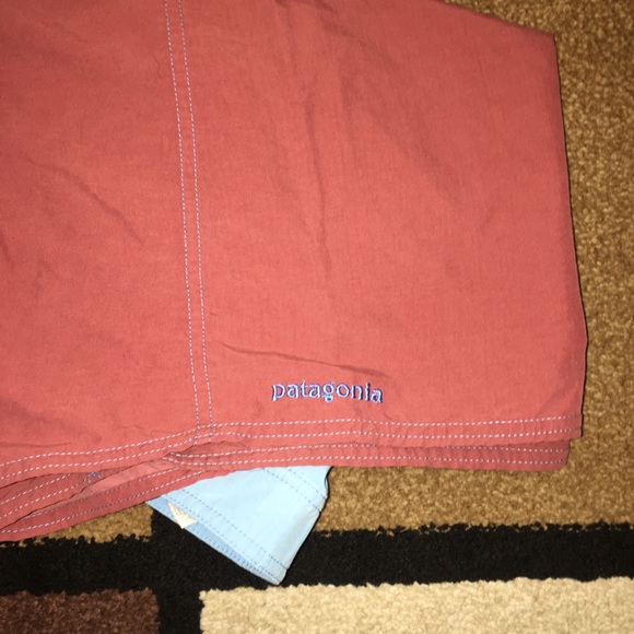 Patagonia Swim suit with pocket - Picture 3 of 3